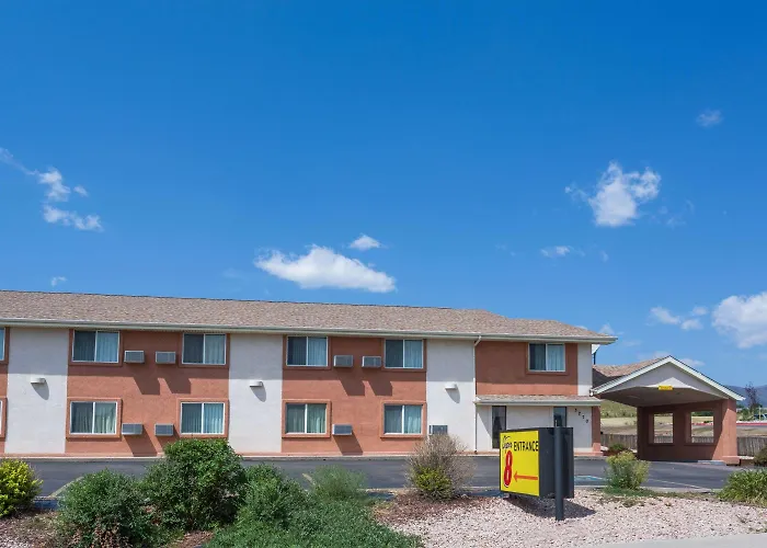 Motel: Super 8 By Wyndham Colorado Springs/Chestnut Street